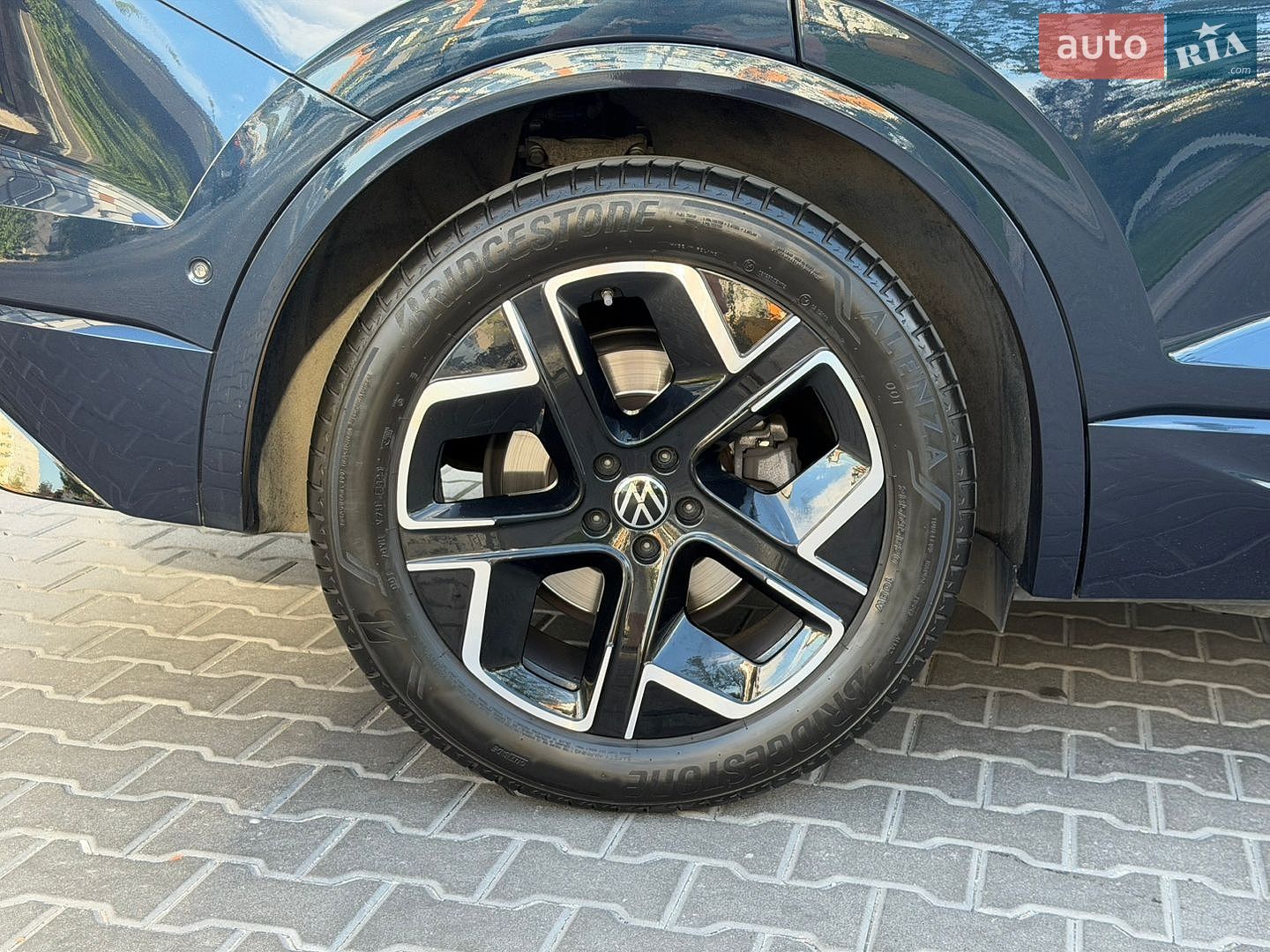 Volkswagen Touareg 2023 VIN WVGZZZCR2RD011966 фото оголошення 22 з 106
