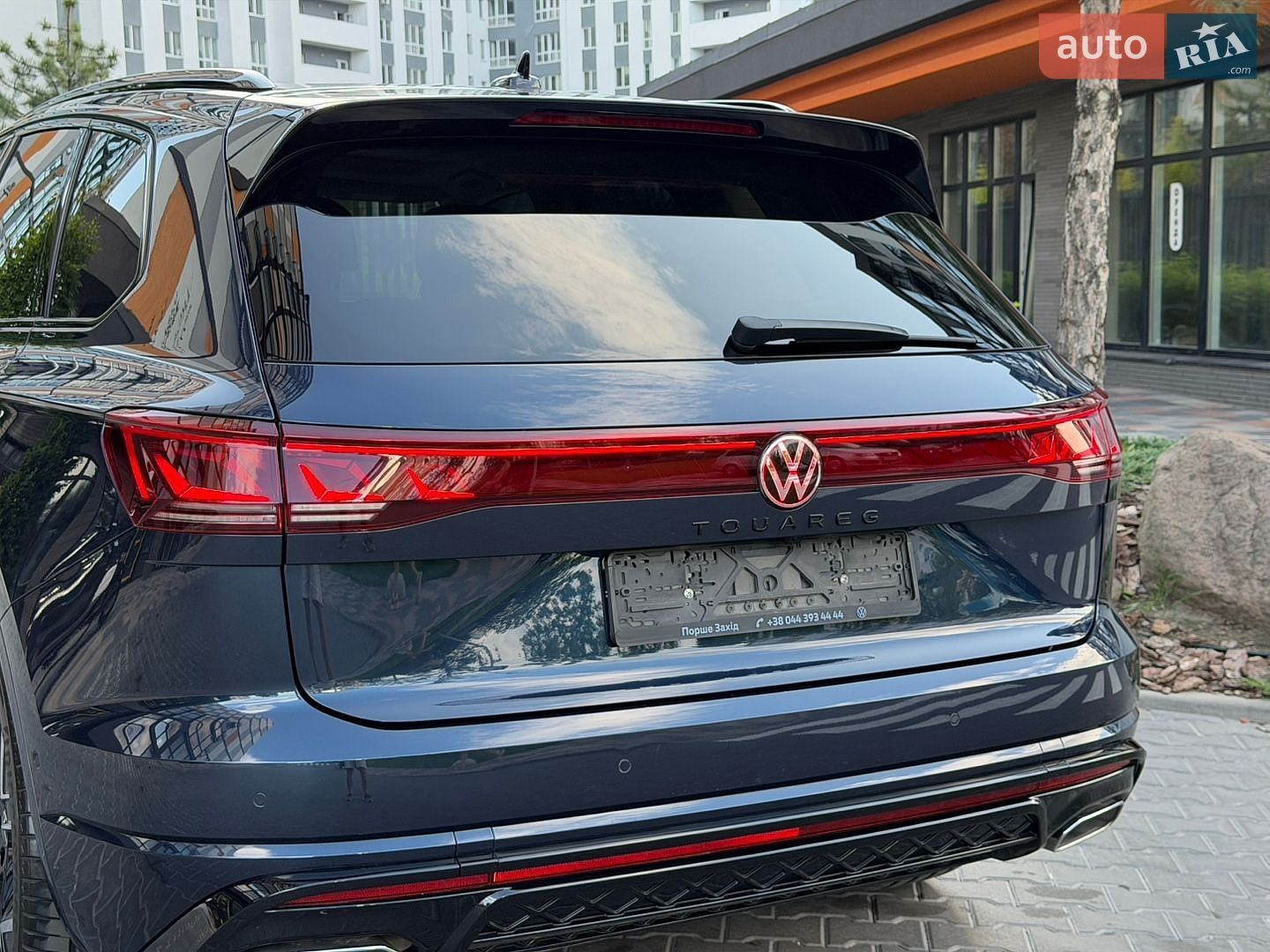 Volkswagen Touareg 2023 VIN WVGZZZCR2RD011966 фото оголошення 16 з 106