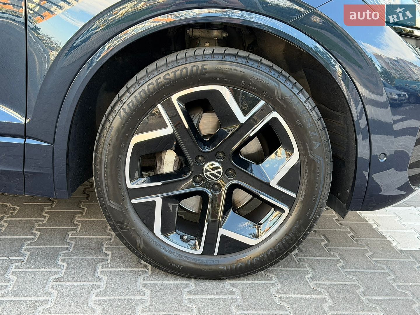 Volkswagen Touareg 2023 VIN WVGZZZCR2RD011966 фото оголошення 24 з 106