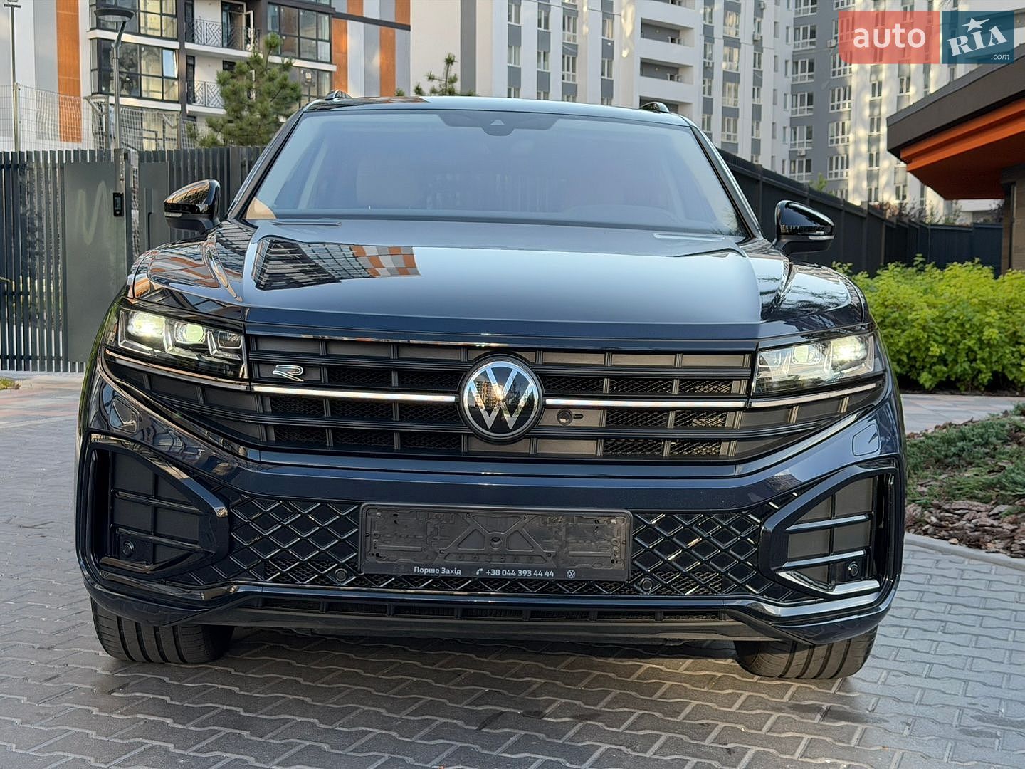Volkswagen Touareg 2023 VIN WVGZZZCR2RD011966 фото оголошення 28 з 106