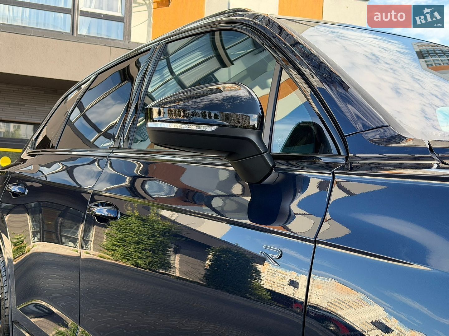 Volkswagen Touareg 2023 VIN WVGZZZCR2RD011966 фото оголошення 31 з 106