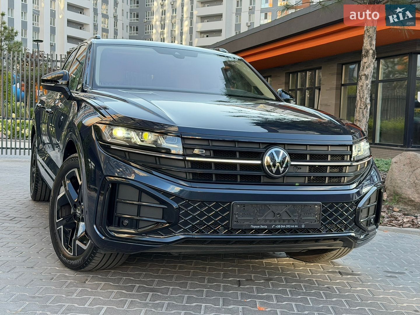 Volkswagen Touareg 2023 VIN WVGZZZCR2RD011966 фото оголошення 27 з 106