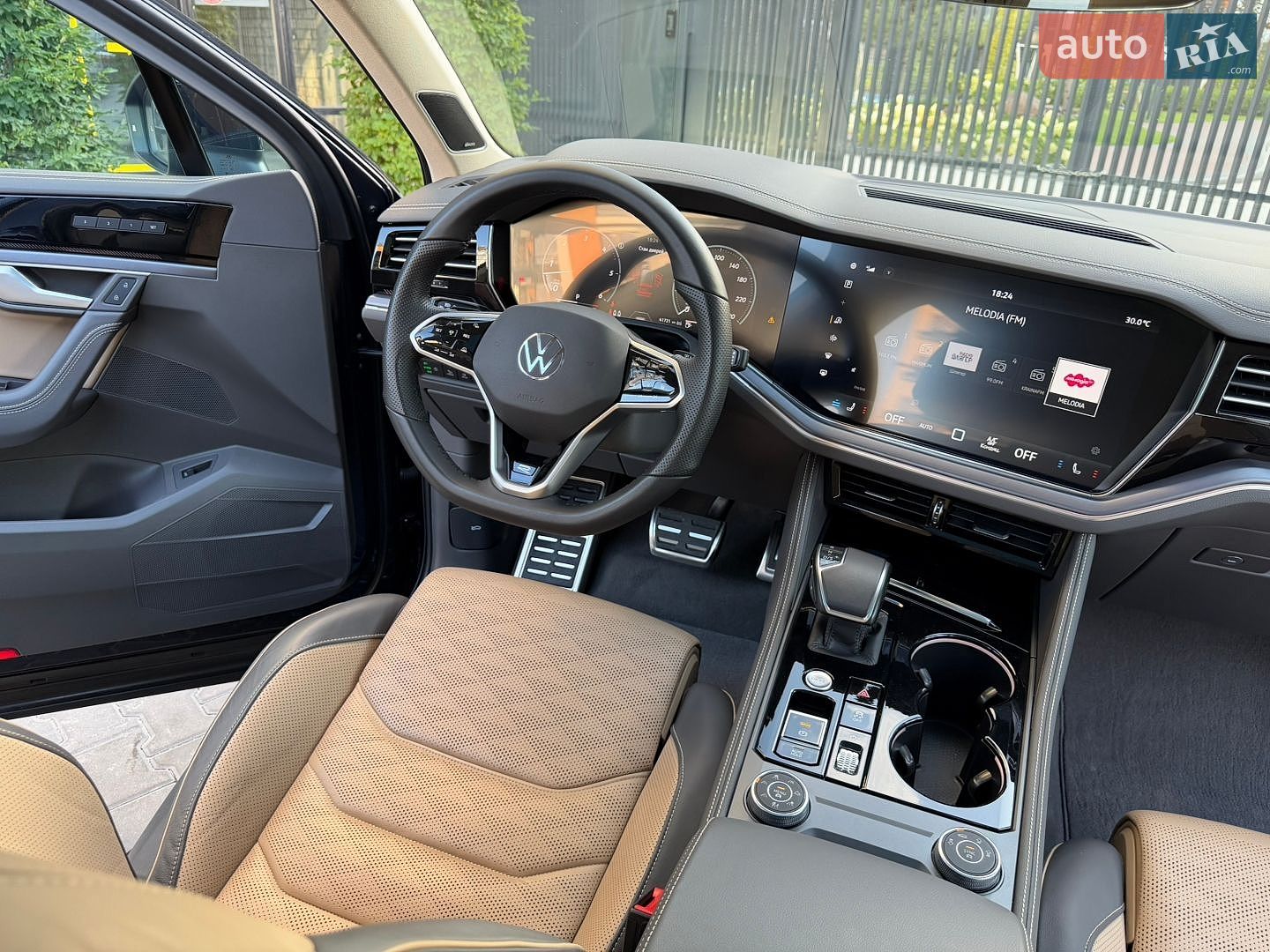 Volkswagen Touareg 2023 VIN WVGZZZCR2RD011966 фото оголошення 48 з 106