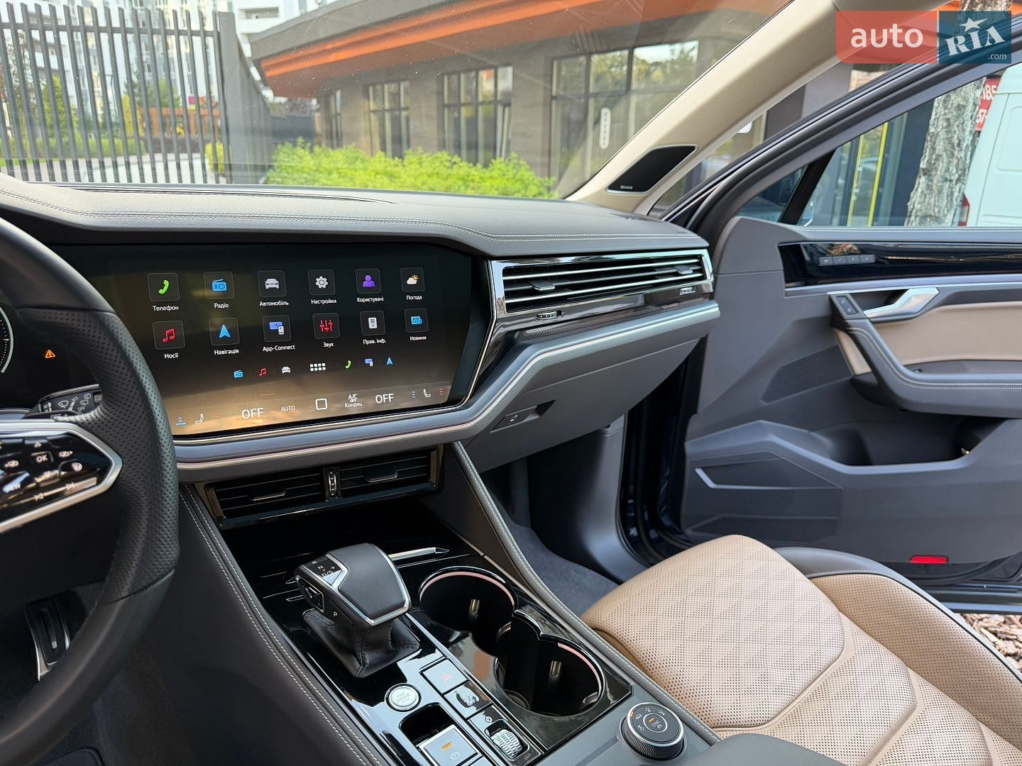 Volkswagen Touareg 2023 VIN WVGZZZCR2RD011966 фото оголошення 65 з 106