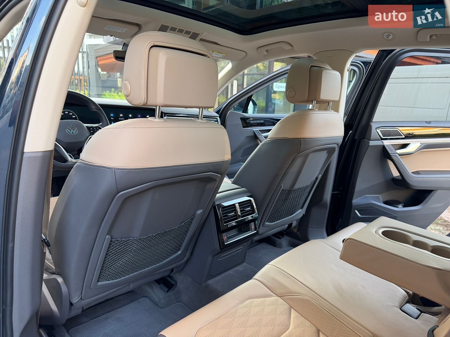 Volkswagen Touareg 2023 VIN WVGZZZCR2RD011966 фото оголошення 76 з 106