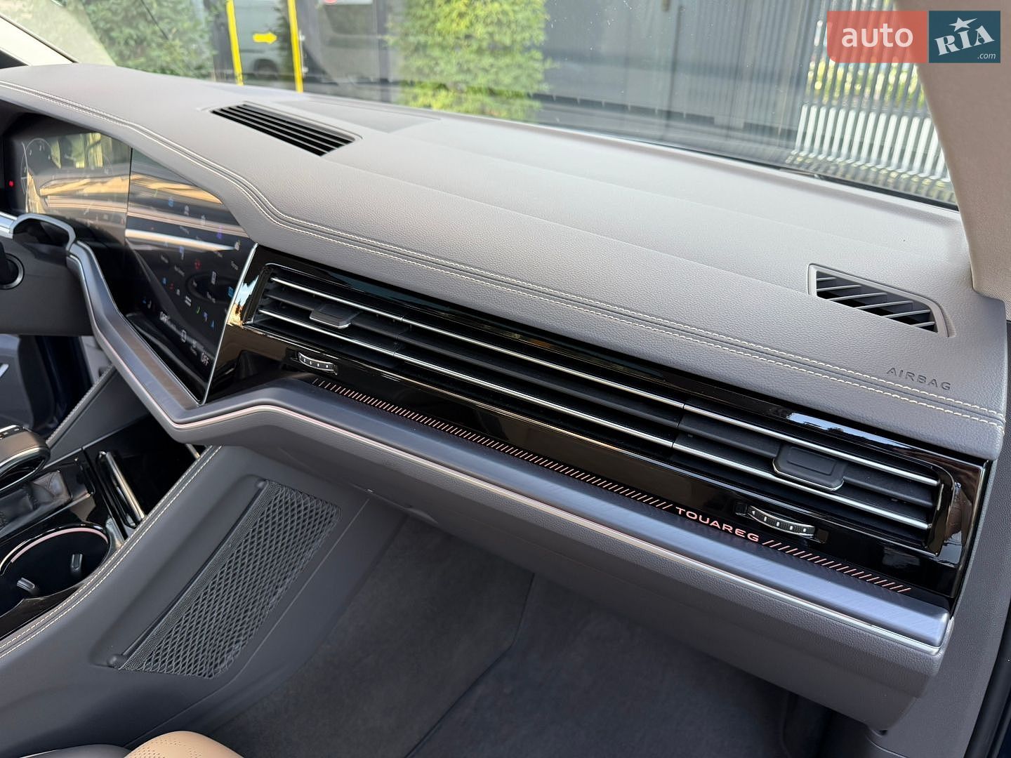 Volkswagen Touareg 2023 VIN WVGZZZCR2RD011966 фото оголошення 93 з 106