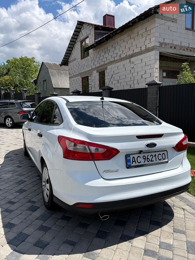 Ford Focus 2013 VIN WF0MXXGCBMDA25364 фото оголошення 2 з 15