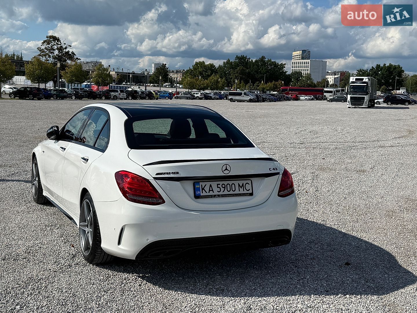 Mercedes-Benz C-Class 2016 VIN 55SWF6EB6HU193708 фото оголошення 2 з 19