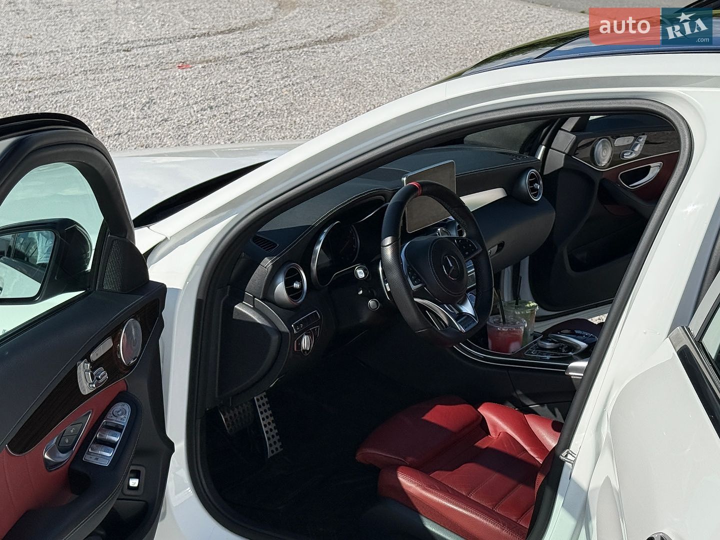 Mercedes-Benz C-Class 2016 VIN 55SWF6EB6HU193708 фото оголошення 13 з 19