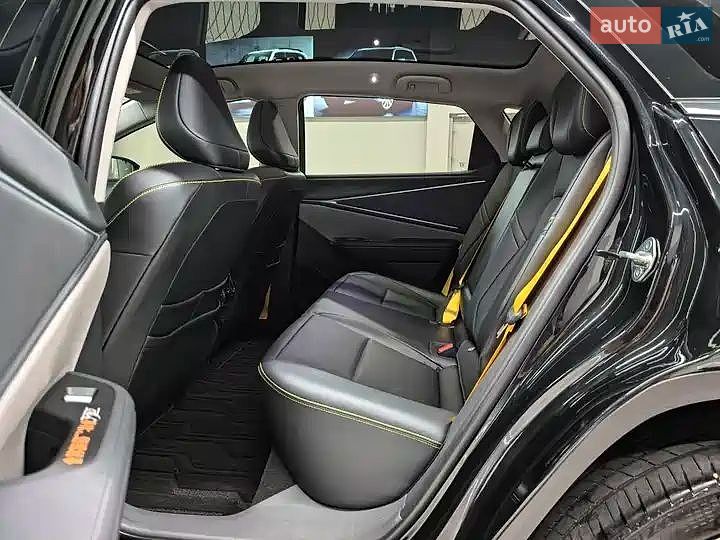 Toyota bZ5 2025 VIN LS6CME0F2TB457539 фото оголошення 9 з 18