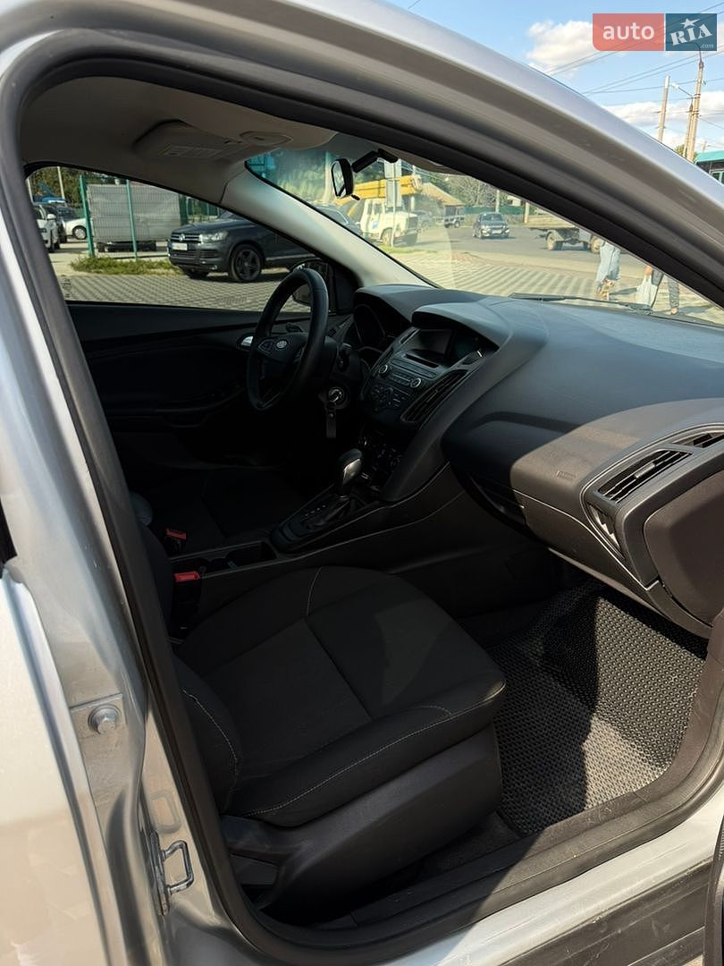 Ford Focus 2018 VIN 1FADP3F28JL291232 фото оголошення 5 з 19