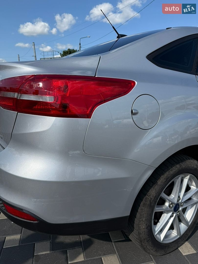 Ford Focus 2018 VIN 1FADP3F28JL291232 фото оголошення 8 з 19