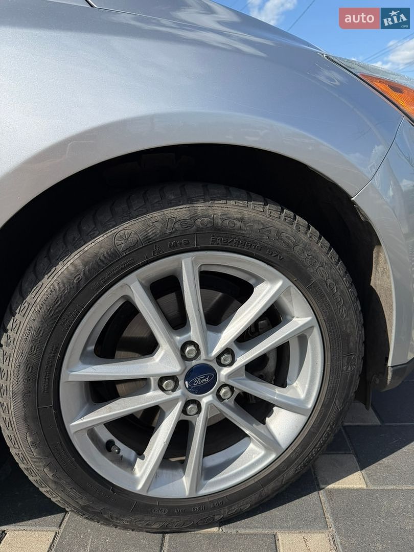 Ford Focus 2018 VIN 1FADP3F28JL291232 фото оголошення 10 з 19