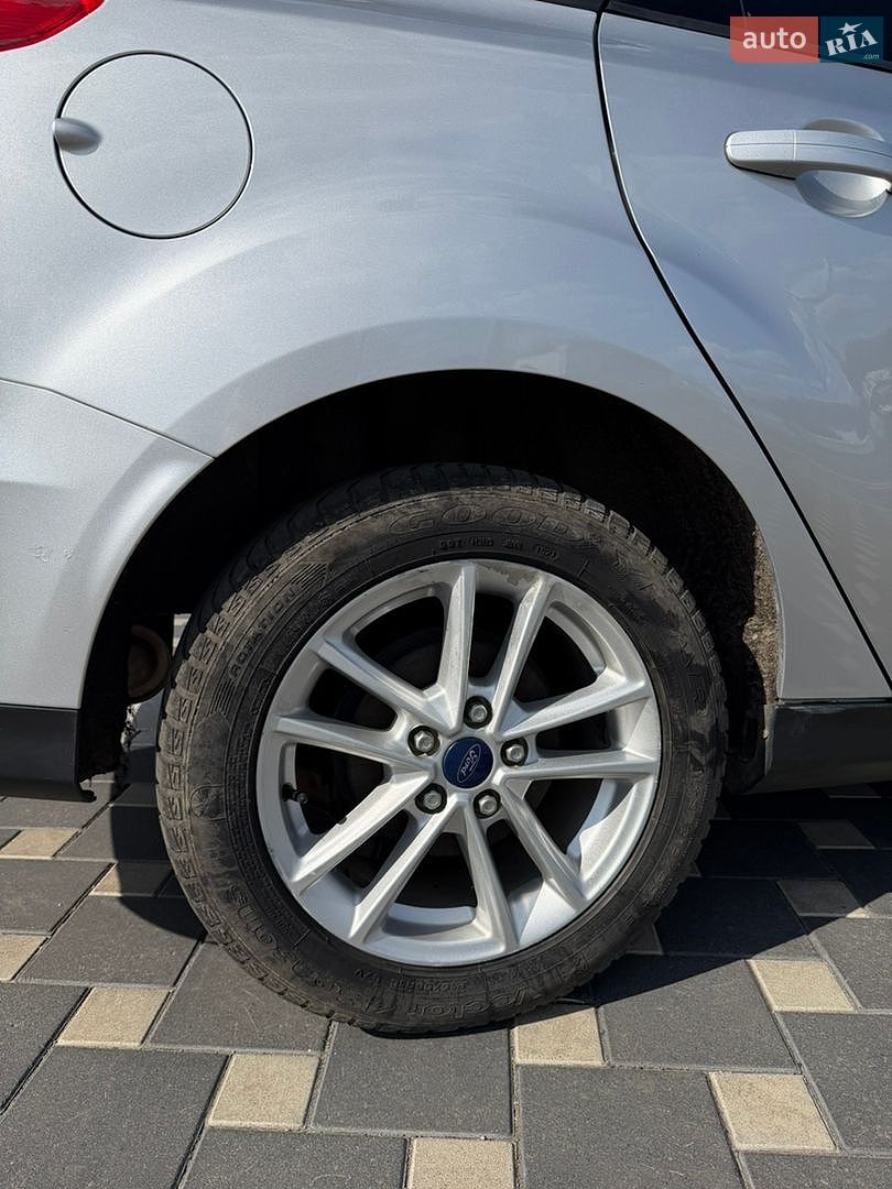 Ford Focus 2018 VIN 1FADP3F28JL291232 фото оголошення 13 з 19