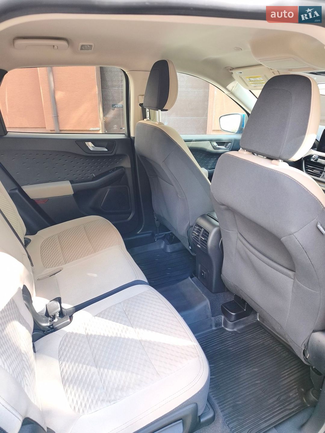 Ford Escape 2020 VIN 1FMCU0G67LUA21853 фото оголошення 40 з 44