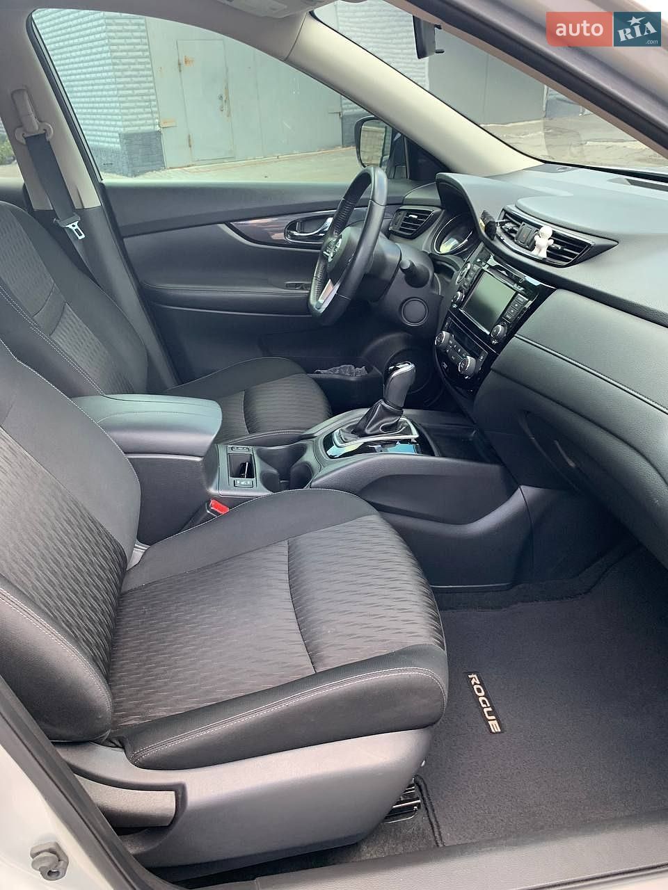 Nissan Rogue 2018 VIN KNMAT2MV5JP602950 фото оголошення 12 з 27