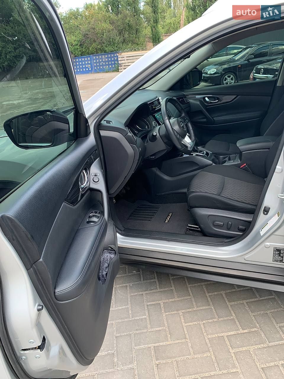 Nissan Rogue 2018 VIN KNMAT2MV5JP602950 фото оголошення 11 з 27