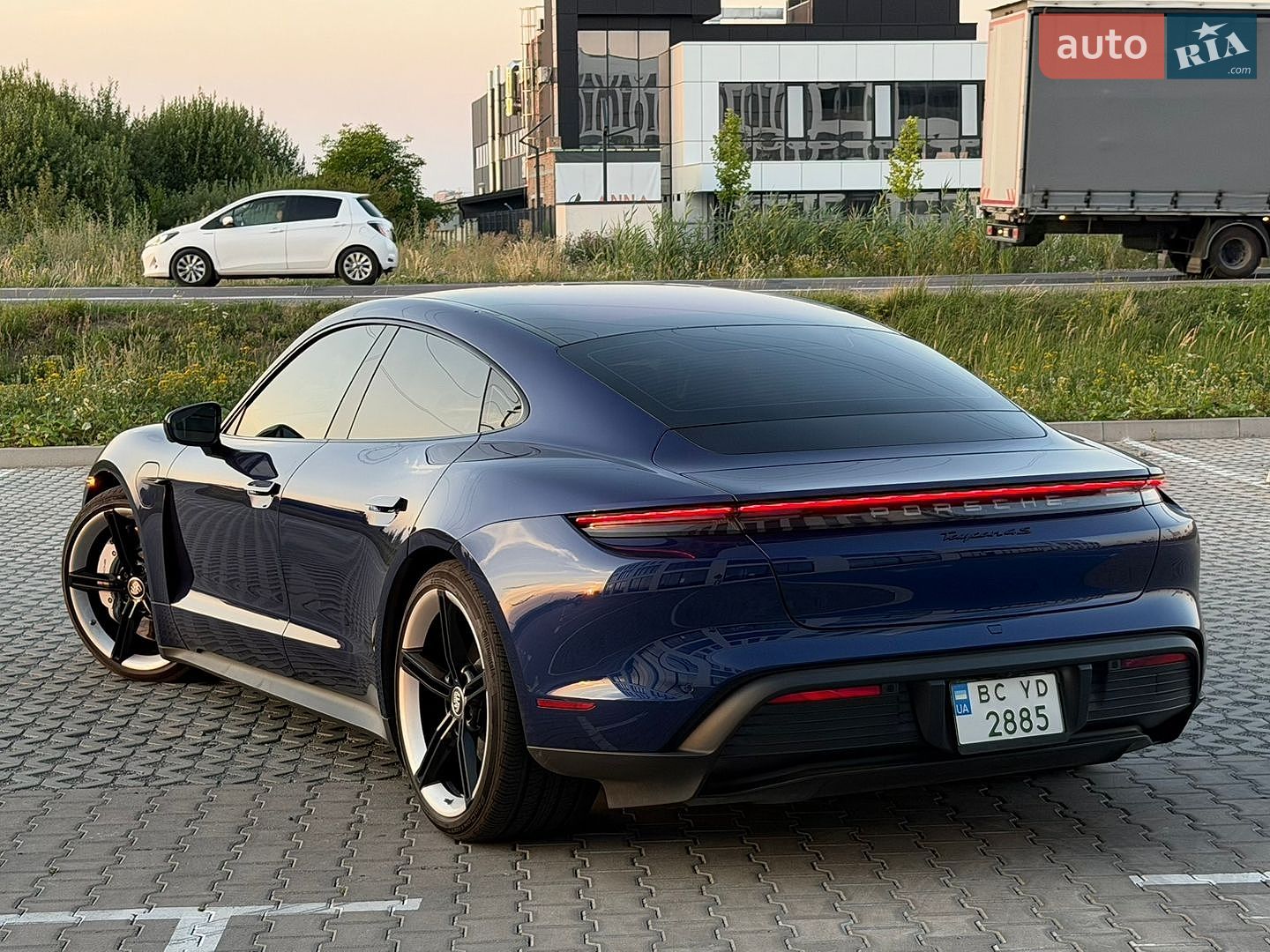 Porsche Taycan 2022 VIN WP0AB2Y17NSA44406 фото оголошення 16 з 20