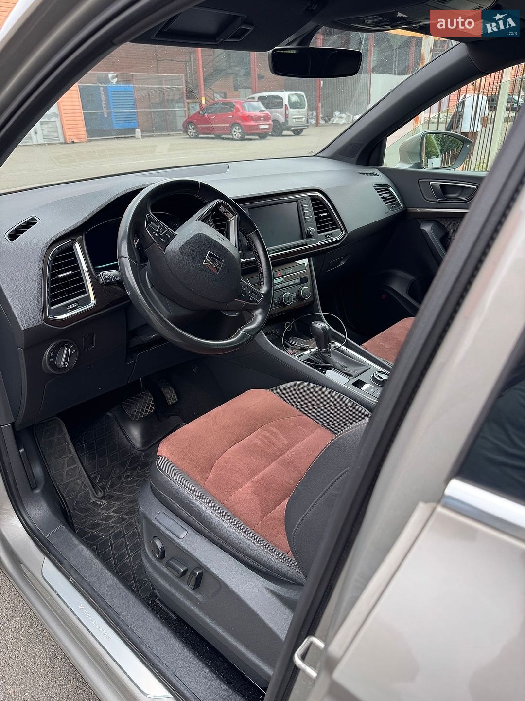 SEAT Ateca 2018 VIN VSSZZZ5FZK6507911 фото оголошення 27 з 38