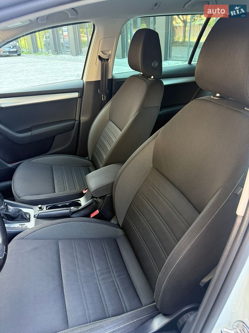 Skoda Octavia 2017 VIN TMBJG7NE8J0122328 фото оголошення 17 з 23