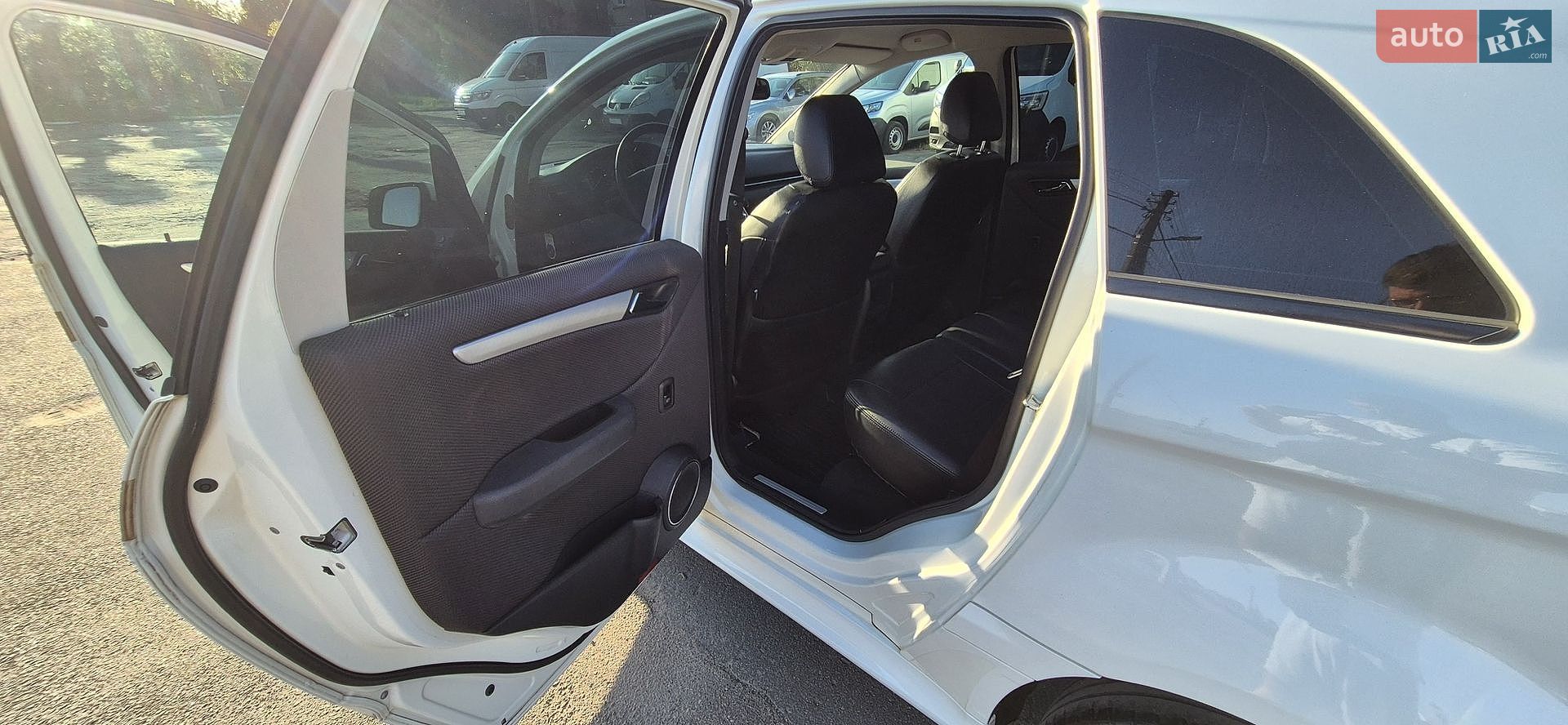 Mercedes-Benz B-Class 2011 VIN WDD2452322J724006 фото оголошення 8 з 31