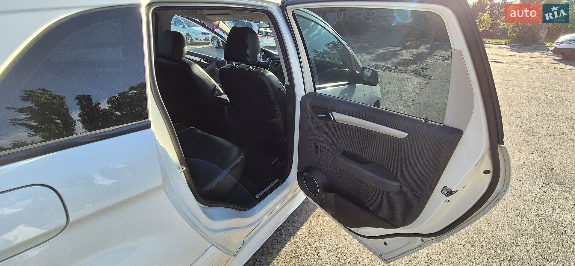 Mercedes-Benz B-Class 2011 VIN WDD2452322J724006 фото оголошення 28 з 31