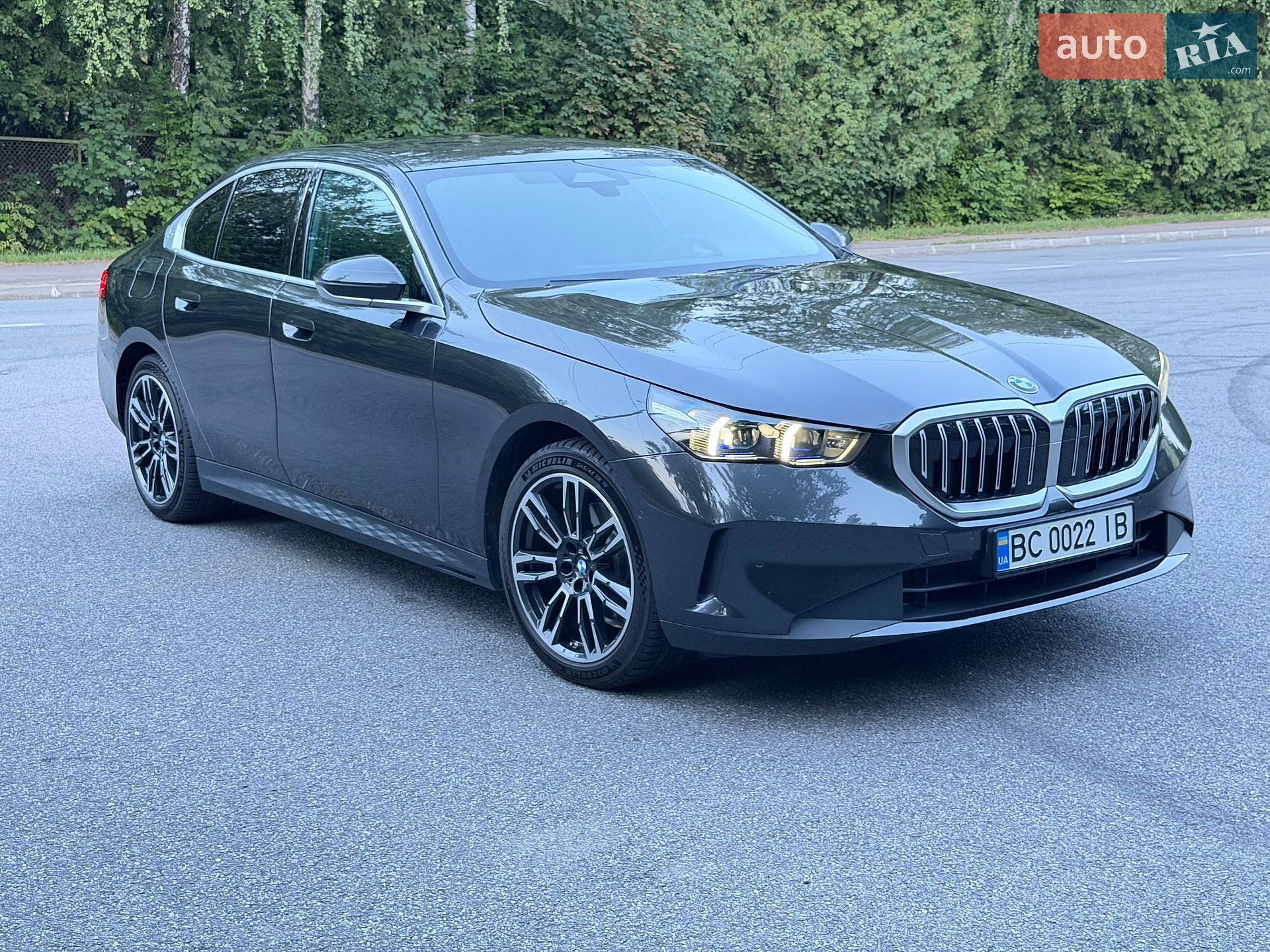 BMW 5 Series 2024 VIN WBA11FJ090CS66969 фото оголошення 3 з 35