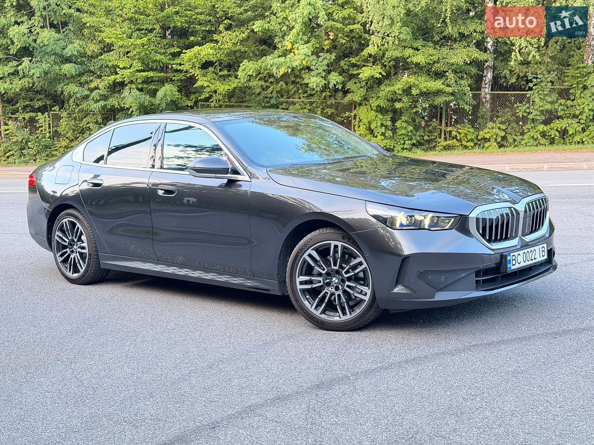 BMW 5 Series 2024 VIN WBA11FJ090CS66969 фото оголошення 4 з 35