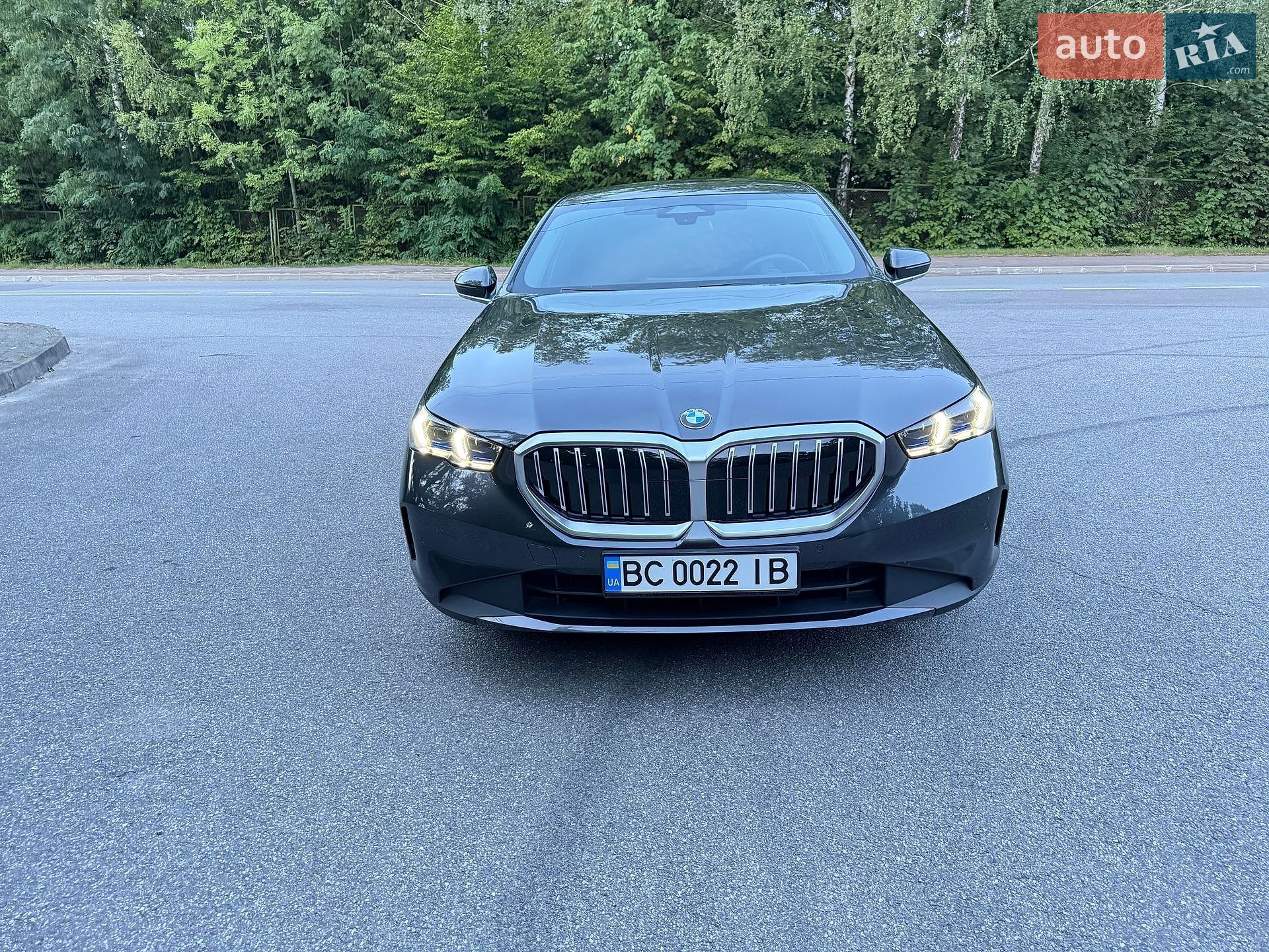 BMW 5 Series 2024 VIN WBA11FJ090CS66969 фото оголошення 2 з 35