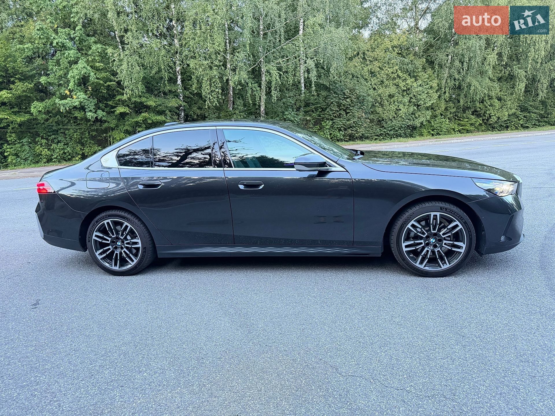 BMW 5 Series 2024 VIN WBA11FJ090CS66969 фото оголошення 6 з 35