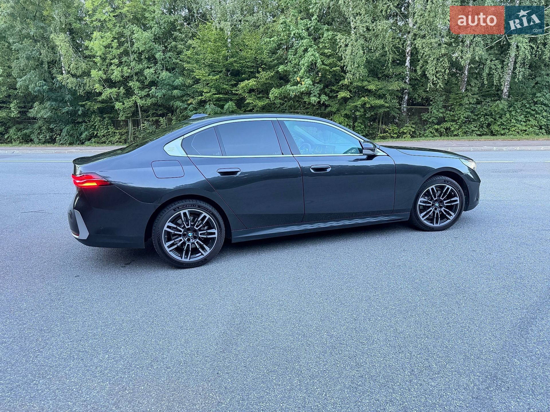 BMW 5 Series 2024 VIN WBA11FJ090CS66969 фото оголошення 10 з 35