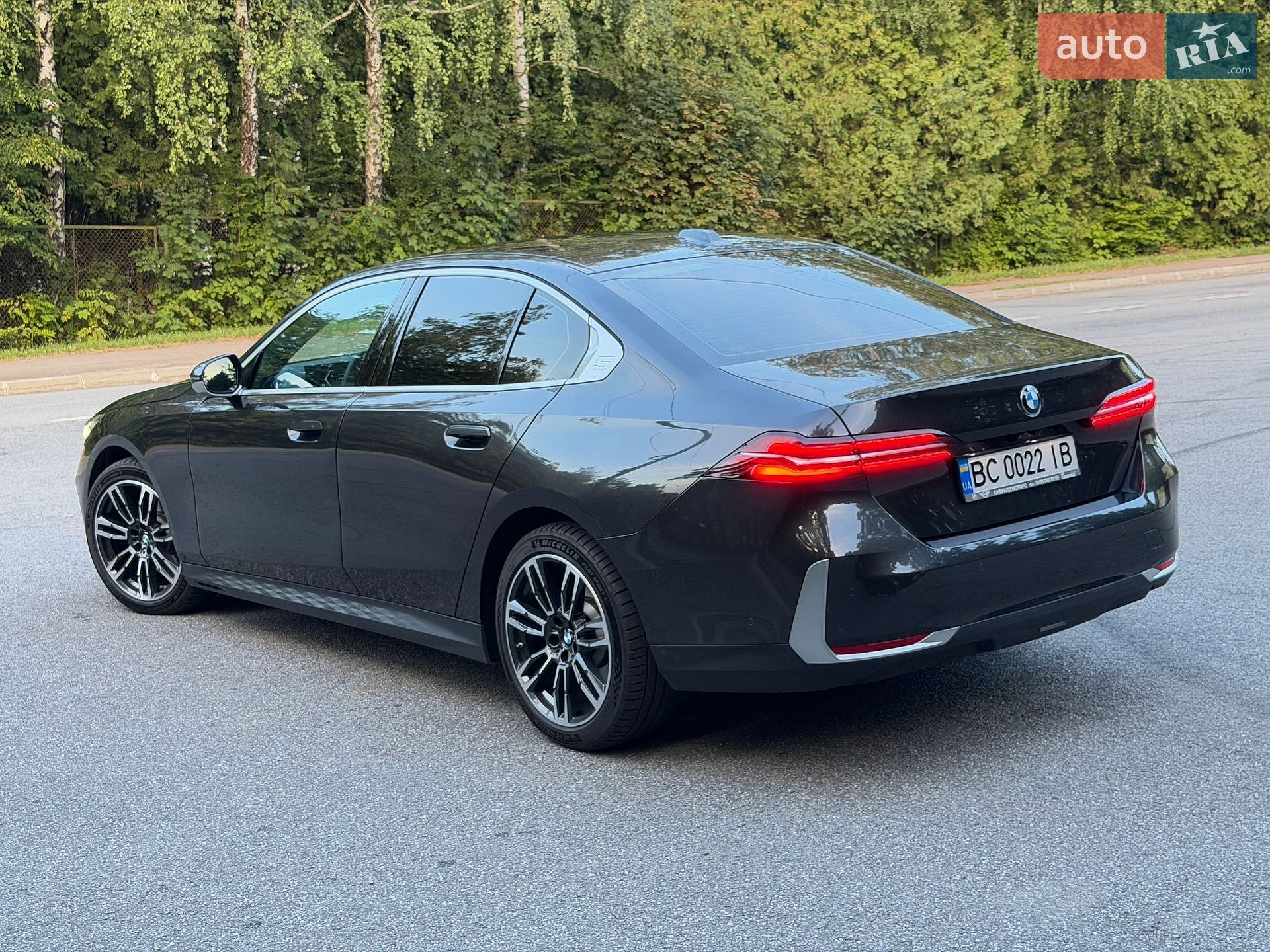 BMW 5 Series 2024 VIN WBA11FJ090CS66969 фото оголошення 13 з 35