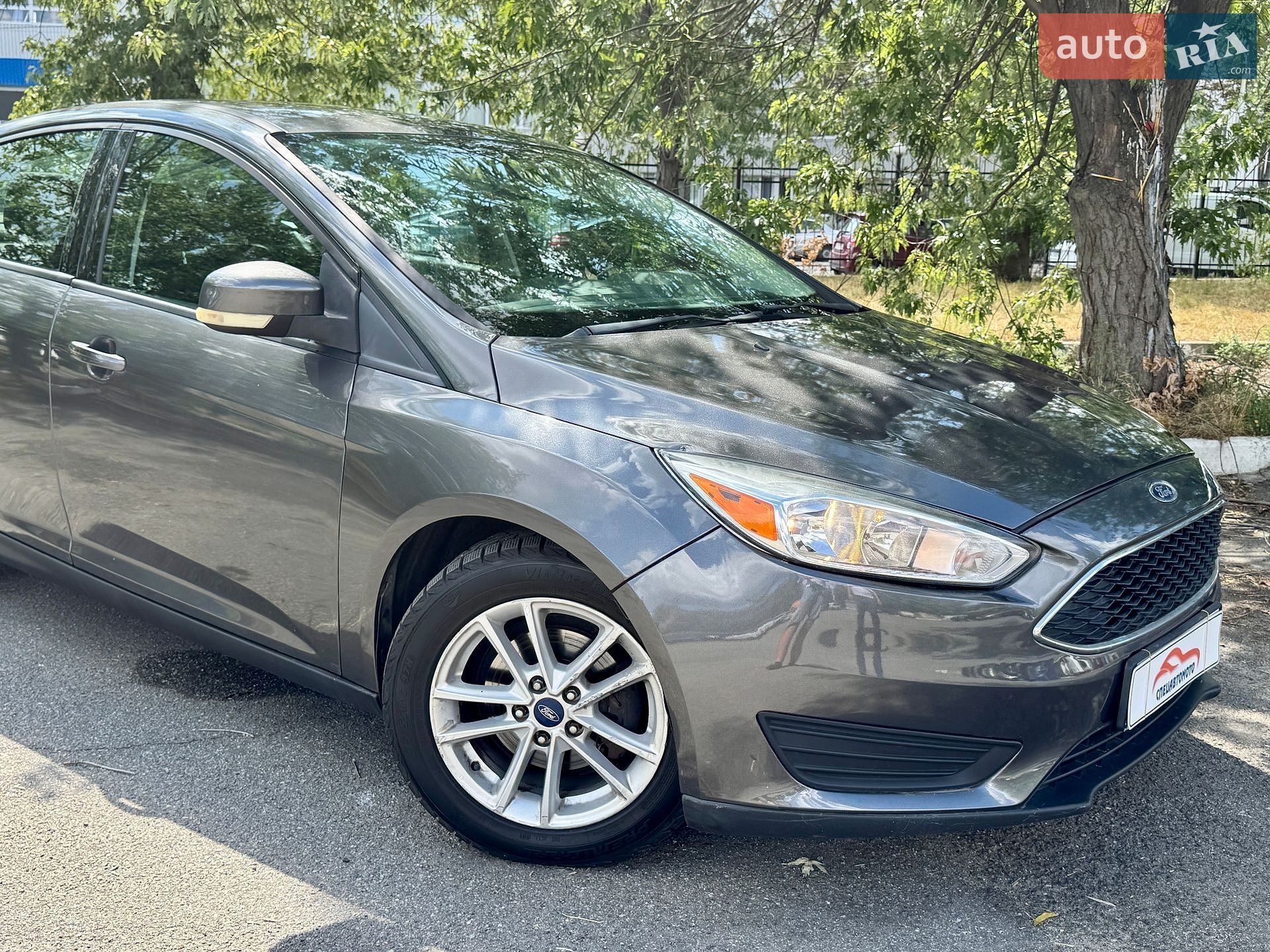 Ford Focus 2017 VIN 1FADP3F24HL300440 фото оголошення 2 з 38