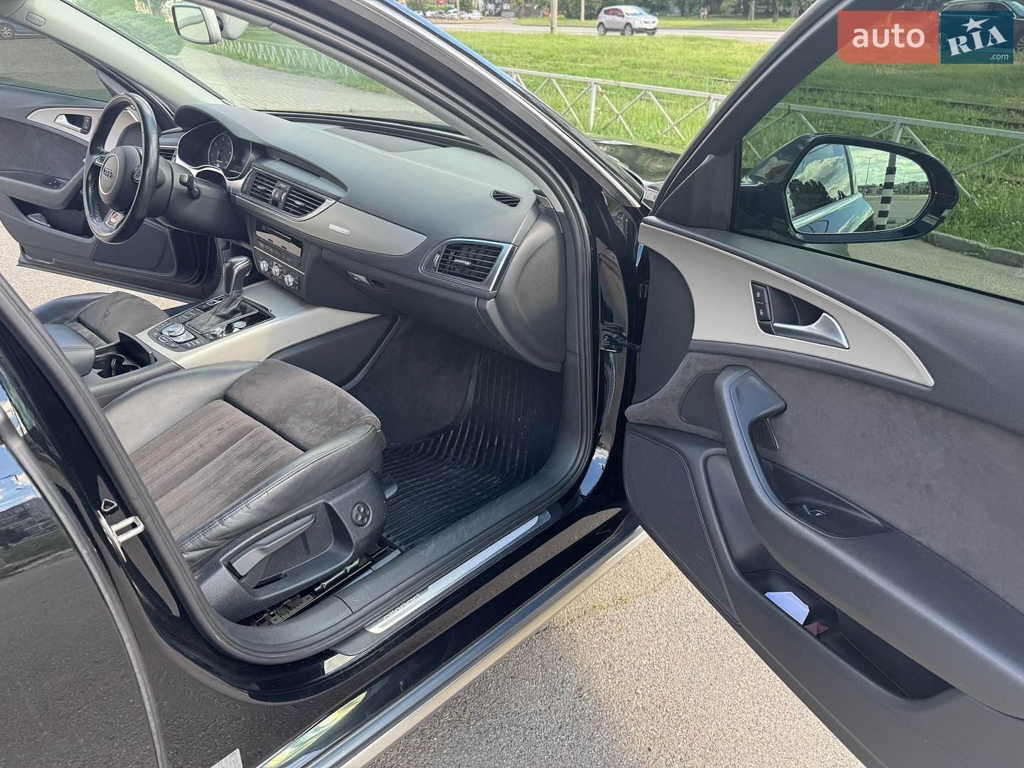 Audi A6 Allroad 2016 VIN WAUZZZ4G3GN183803 фото оголошення 14 з 32
