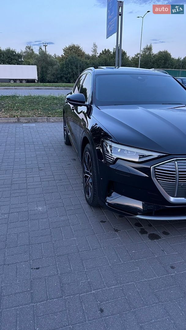 Audi e-tron 2019 VIN WAUZZZGE2LB015236 фото оголошення 6 з 28
