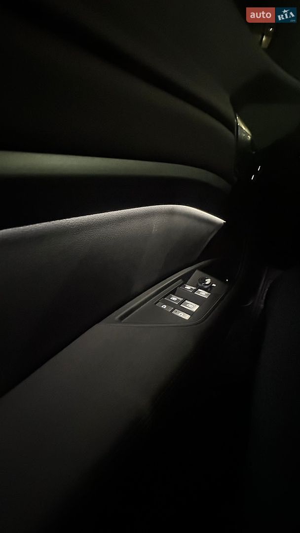 Audi e-tron 2019 VIN WAUZZZGE2LB015236 фото оголошення 24 з 28