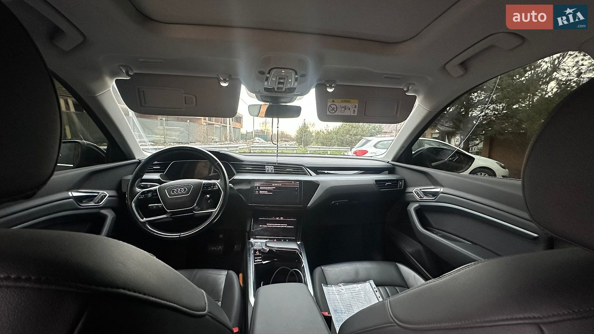 Audi e-tron 2019 VIN WAUZZZGE2LB015236 фото оголошення 21 з 28