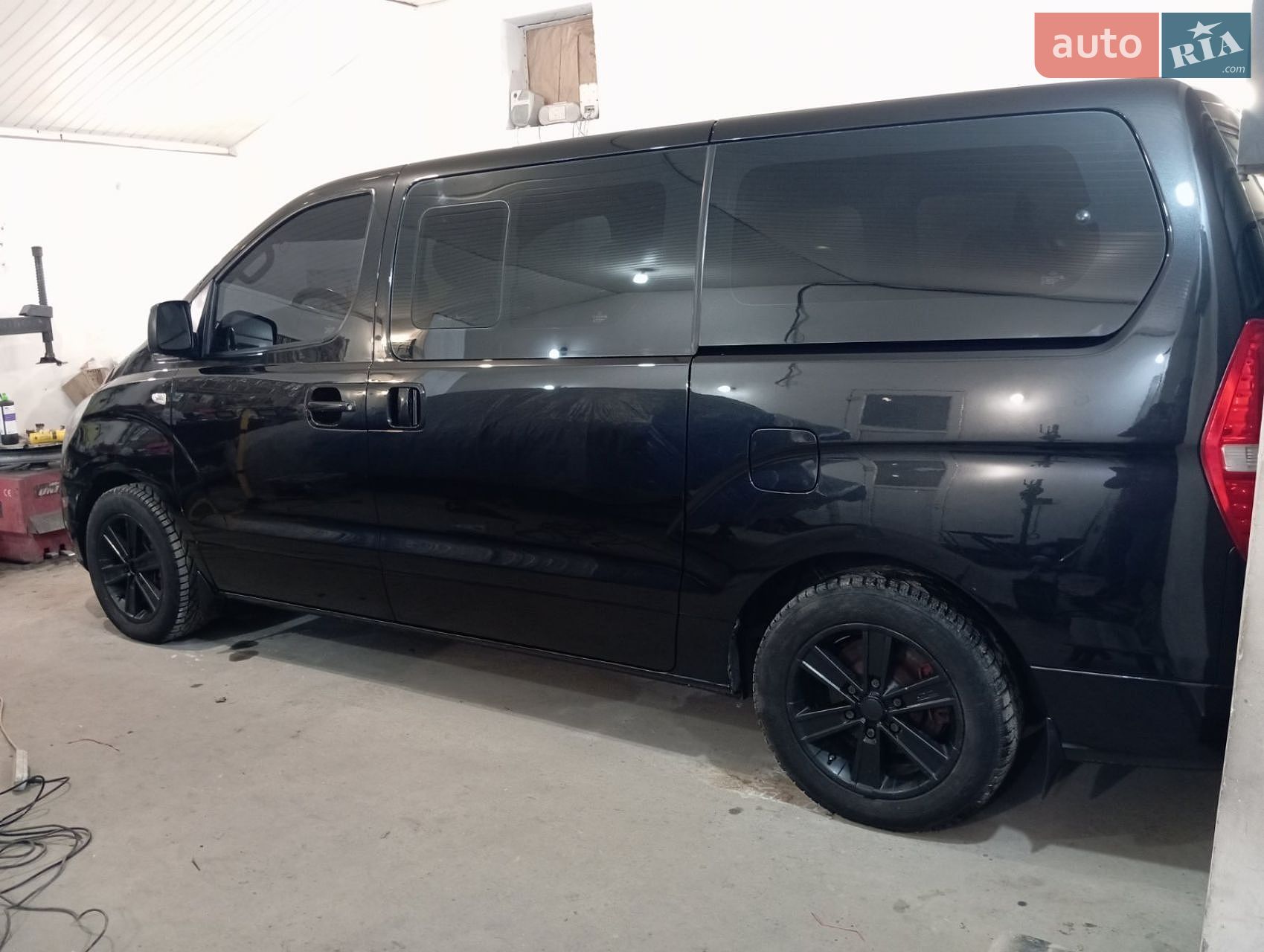 Hyundai H-1 2009 VIN KMHWH81JP9U154363 фото оголошення 8 з 21