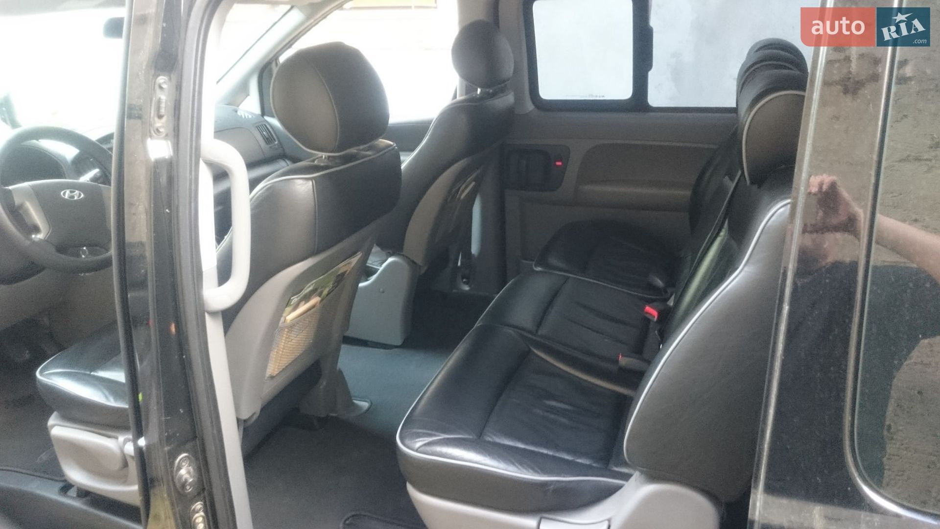Hyundai H-1 2009 VIN KMHWH81JP9U154363 фото оголошення 11 з 21