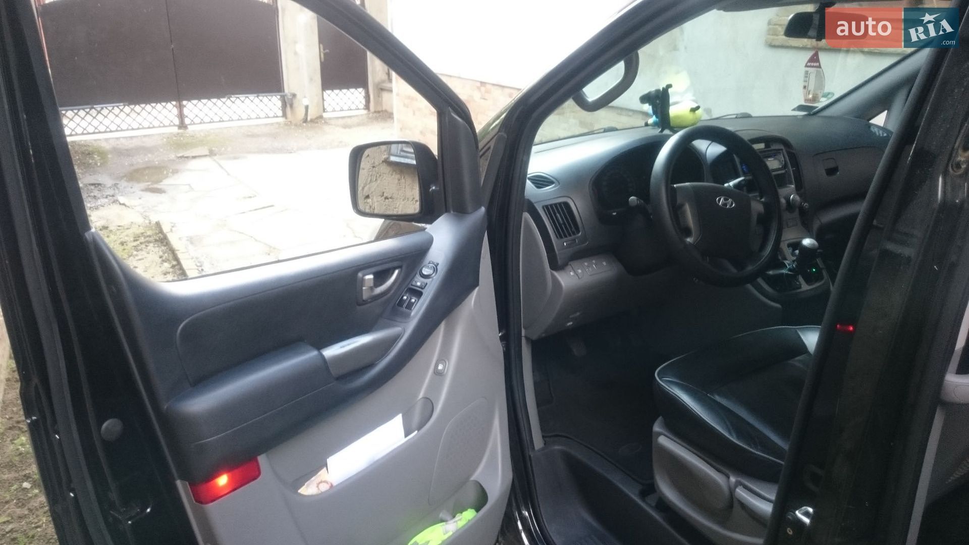 Hyundai H-1 2009 VIN KMHWH81JP9U154363 фото оголошення 12 з 21