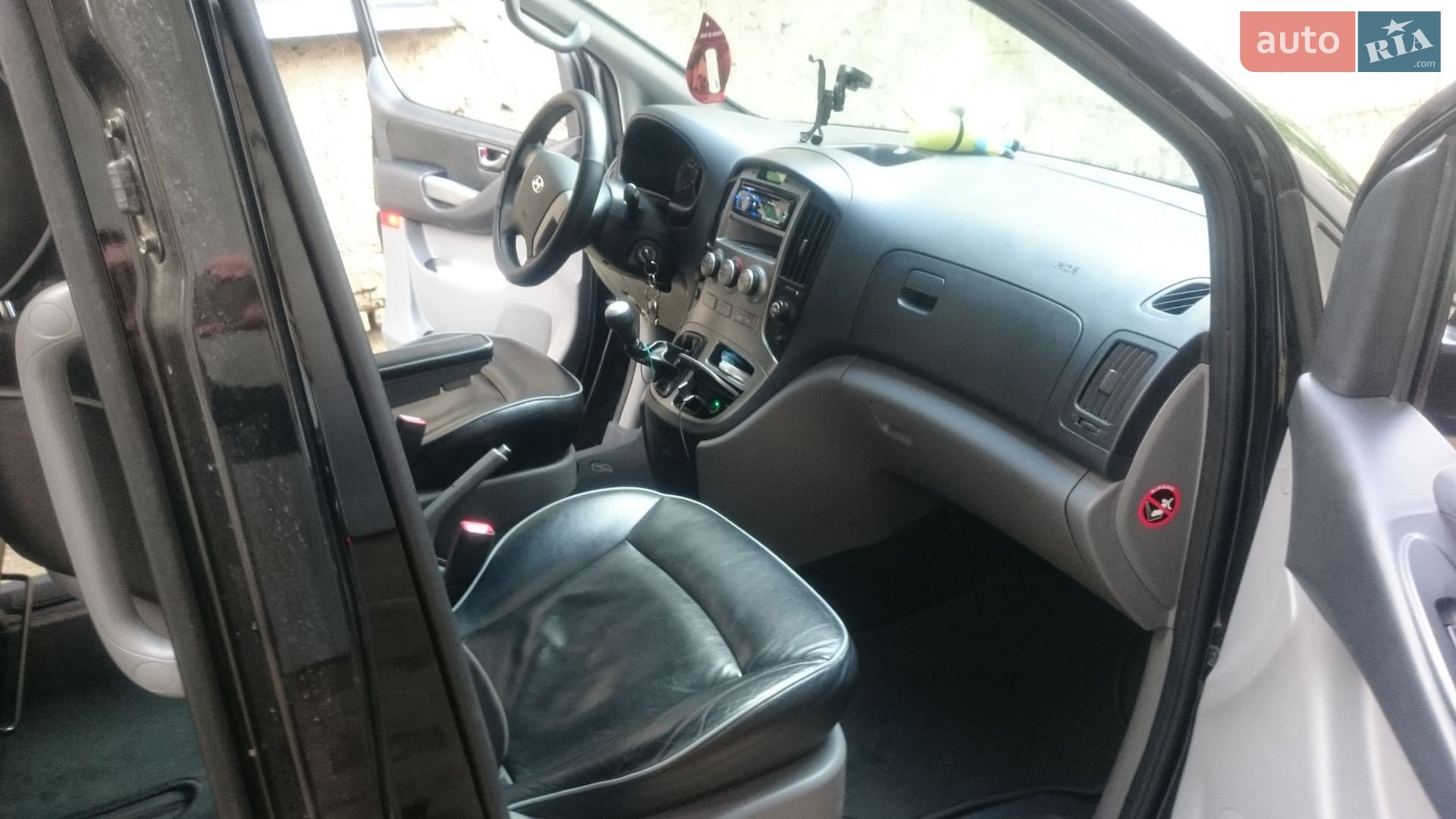 Hyundai H-1 2009 VIN KMHWH81JP9U154363 фото оголошення 13 з 21