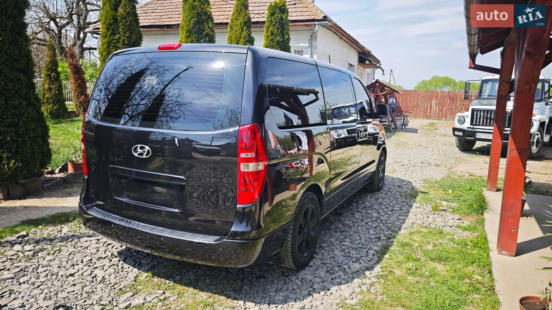 Hyundai H-1 2009 VIN KMHWH81JP9U154363 фото оголошення 4 з 21