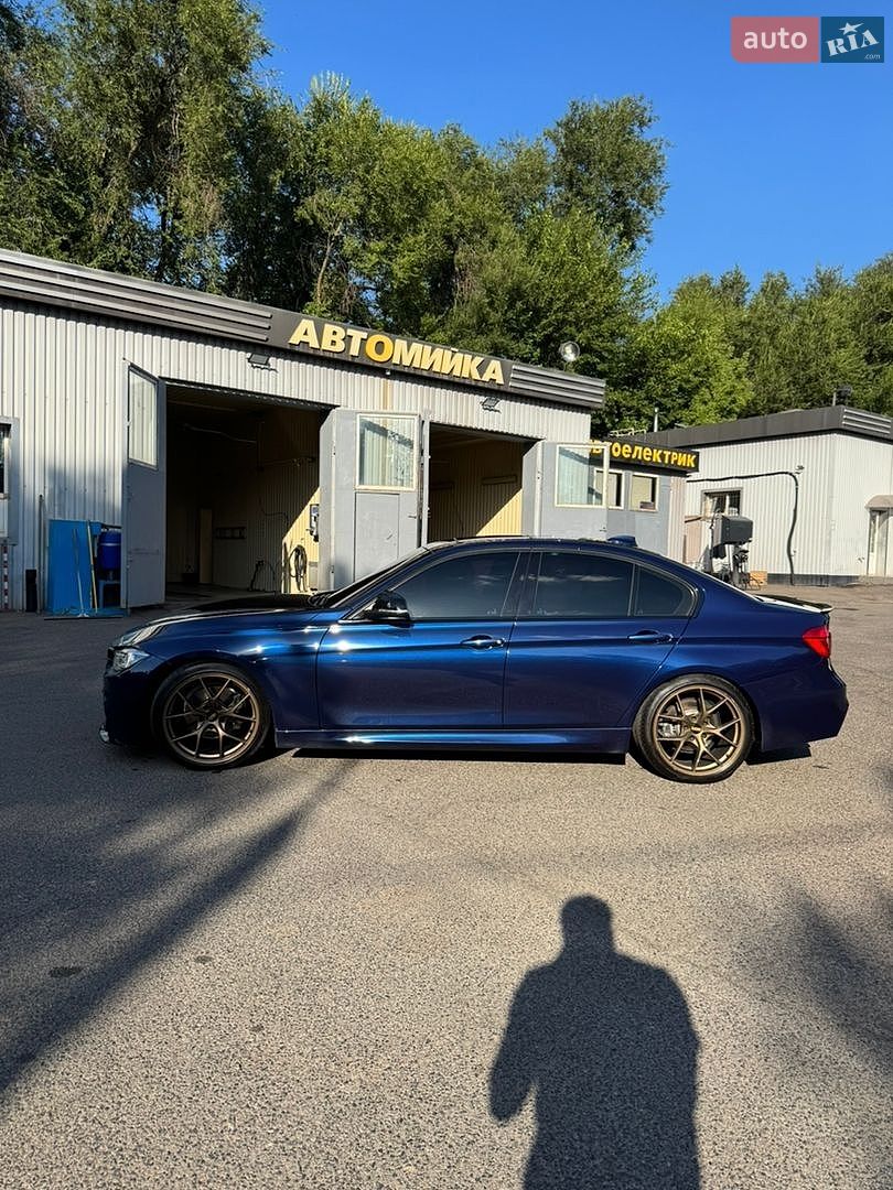 BMW 3 Series 2017 VIN WBA8B9G51JNU97631 фото оголошення 8 з 16