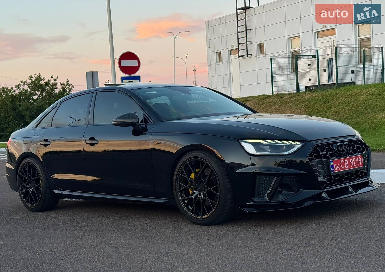 Audi A4 2020 VIN WAUFNAF41LN009452 фото оголошення 3 з 22