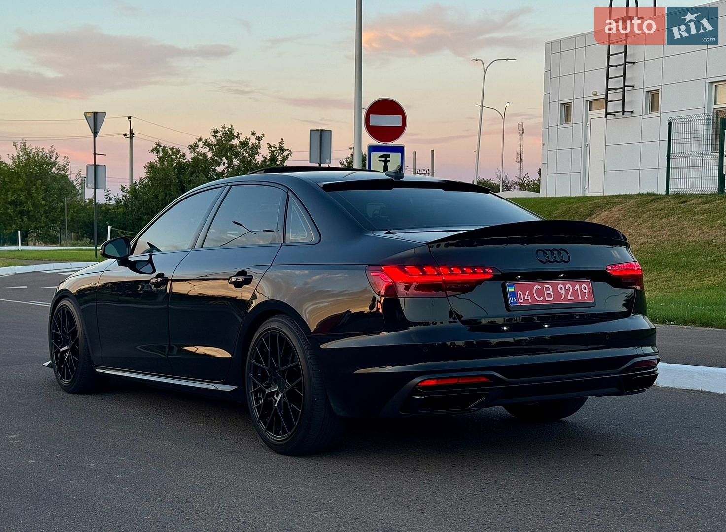 Audi A4 2020 VIN WAUFNAF41LN009452 фото оголошення 8 з 22