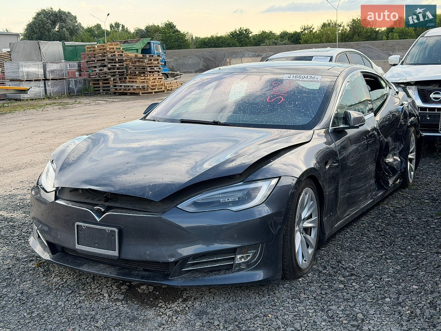 Tesla Model S 2018 VIN 5YJSA1E22JF275460 фото оголошення 3 з 6