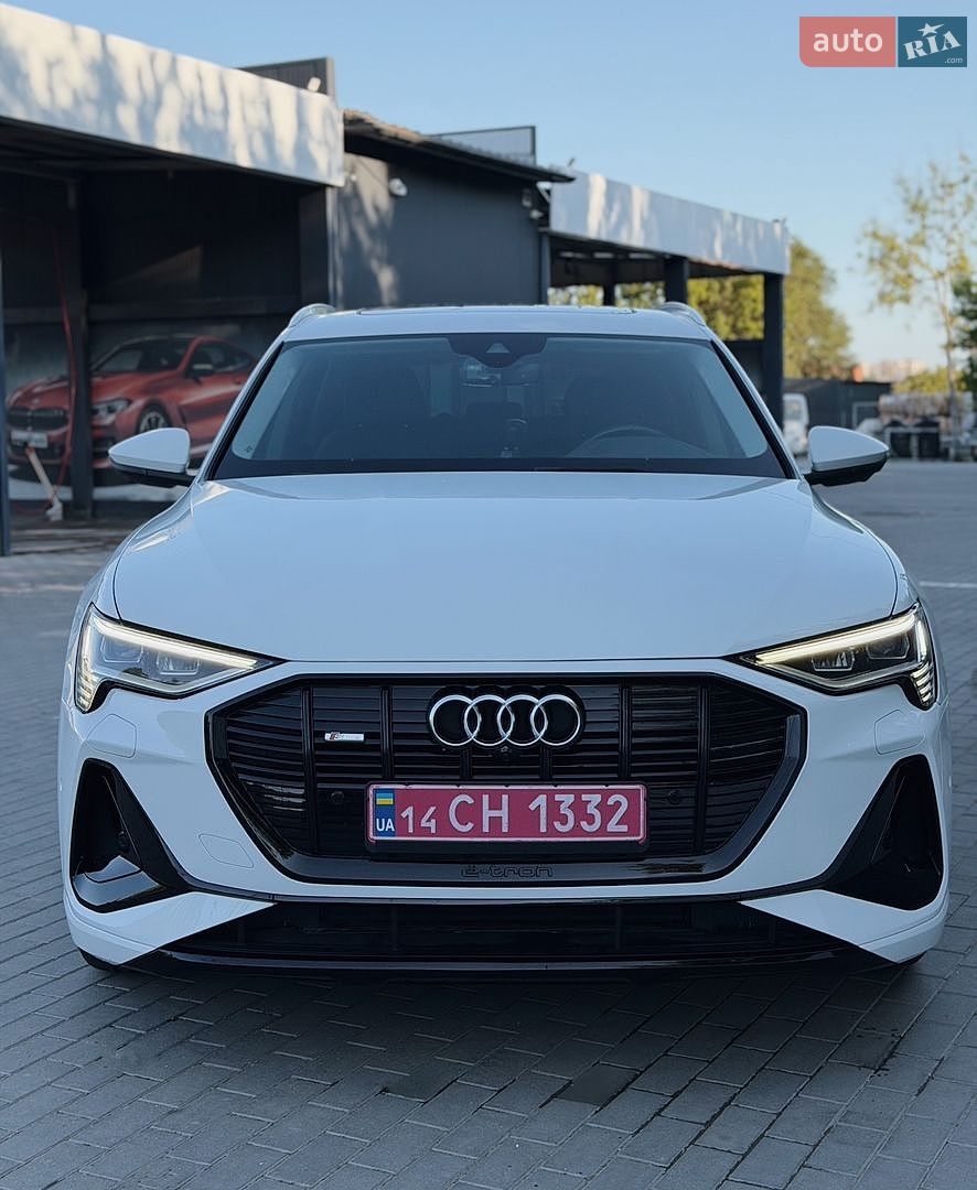 Audi e-tron 2021 VIN WA1LAAGE8MB002102 фото оголошення 2 з 31