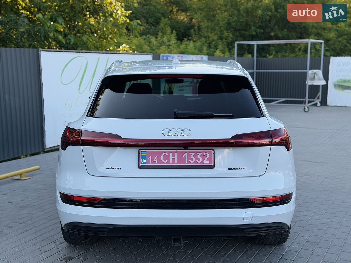 Audi e-tron 2021 VIN WA1LAAGE8MB002102 фото оголошення 7 з 25