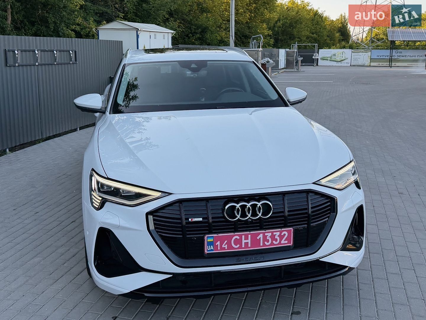 Audi e-tron 2021 VIN WA1LAAGE8MB002102 фото оголошення 8 з 31