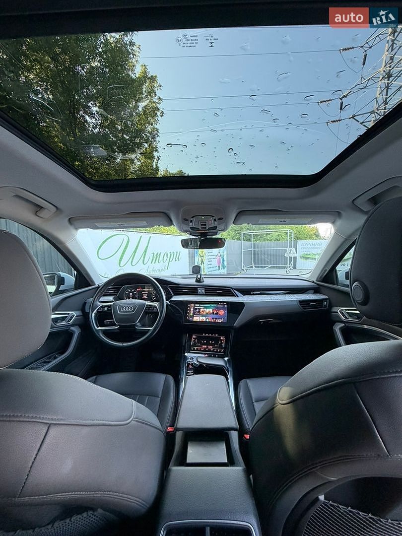 Audi e-tron 2021 VIN WA1LAAGE8MB002102 фото оголошення 12 з 31